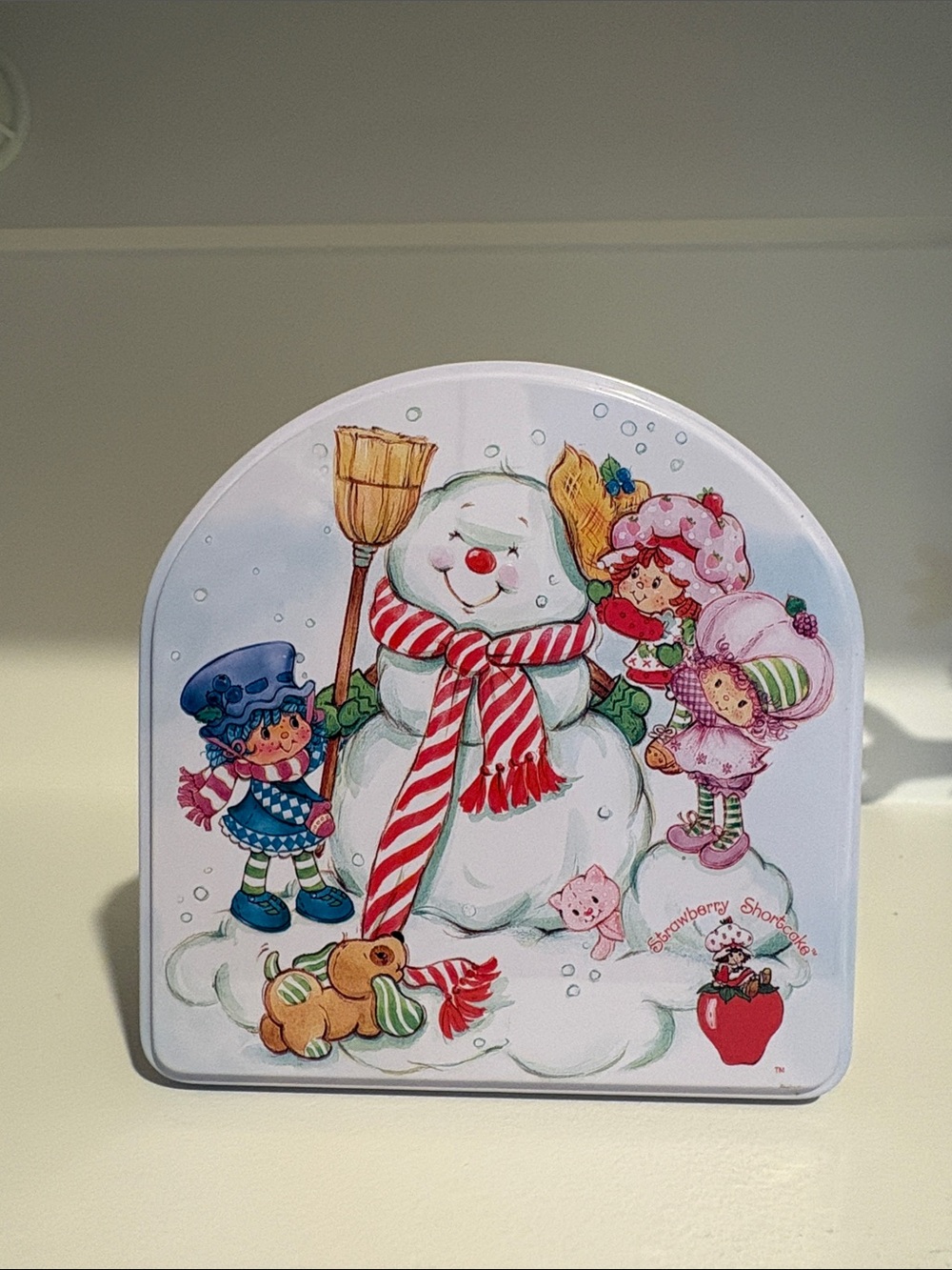 Strawberry Shortcake Snowman Holiday Tin - with ornaments. Christmas.